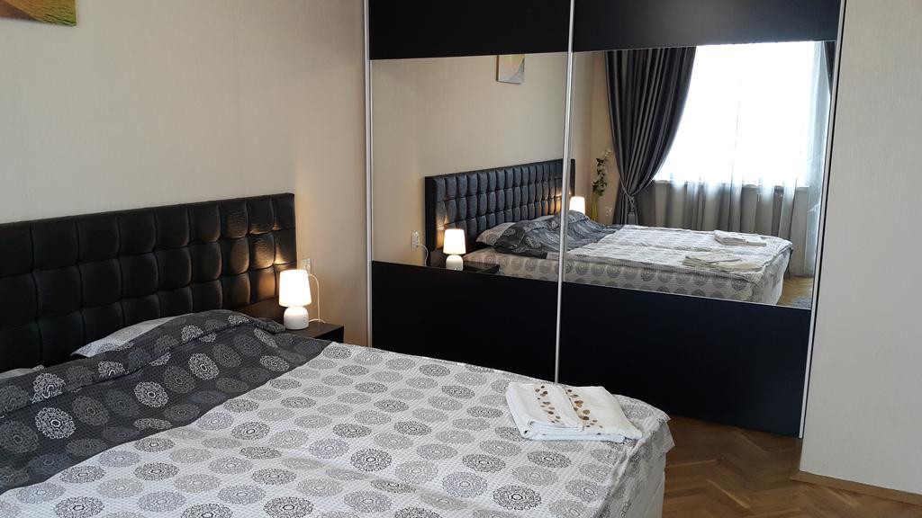 Apartment Plamen Delux Burgas Extérieur photo